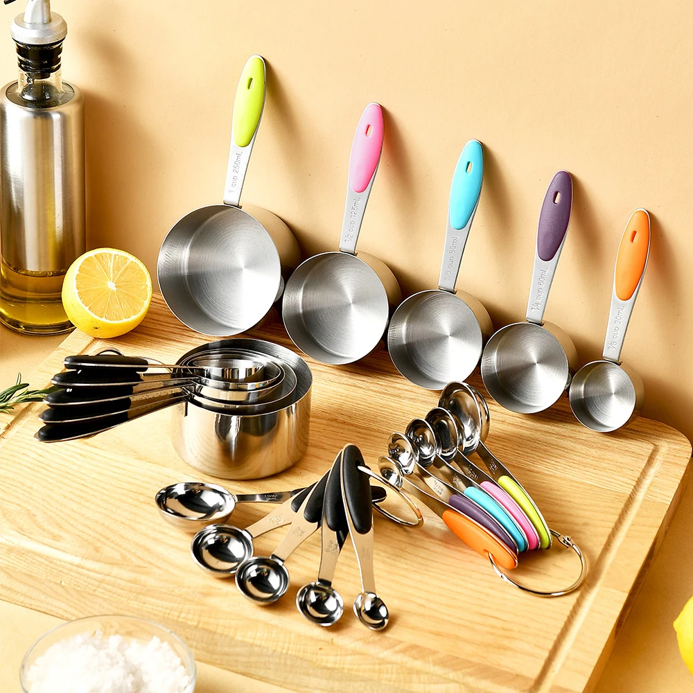 Juego de tazas y cucharas medi - Kitchen Gadgets Pakistan reseña y precio